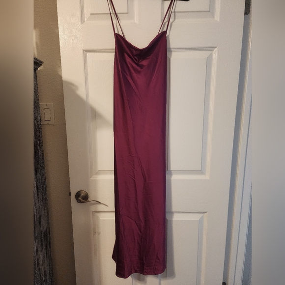 NWT Lynn Midi in Ruby Gem - Picture 6 of 10
